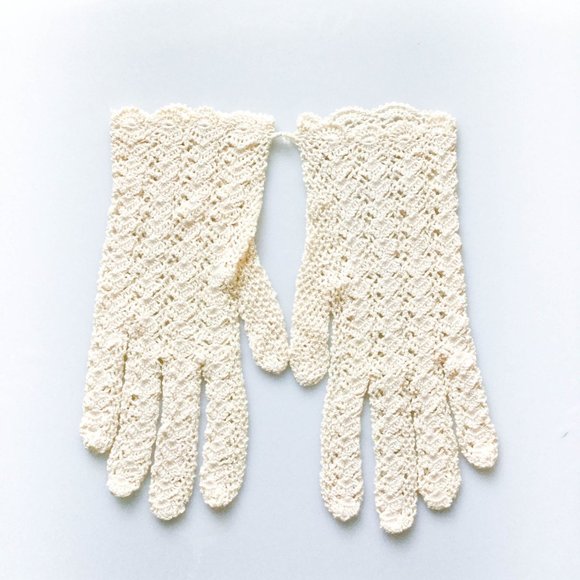 VINTAGE 1920s IVORY MESH Crochet Ladies Gloves - Picture 3 of 5